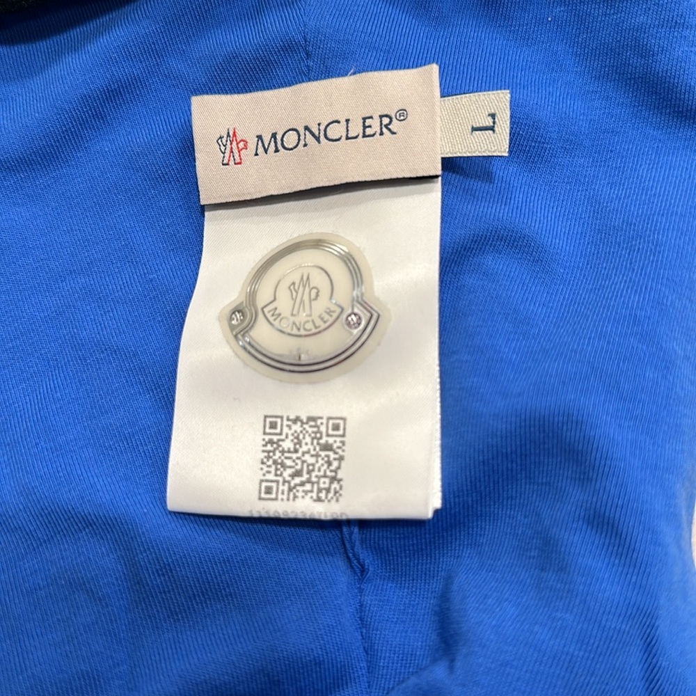 Moncler Reversible Logo Hat - Picture 5 of 9